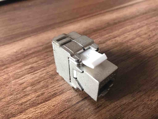 FTP Cat6の穿孔器台形ジャックRJ45 180度金属色OEM/ODM